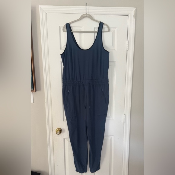 Athleta Jumper Women XL Iron Blue Sleeveless Unbound Jumpsuit Romper Zip Pockets - Picture 3 of 16